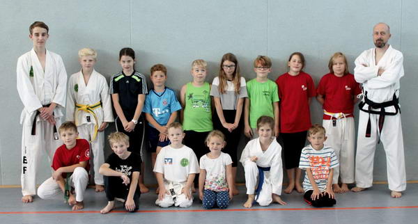 Wie sieht ein böser Mensch eigentlich aus - Street Combat Kids