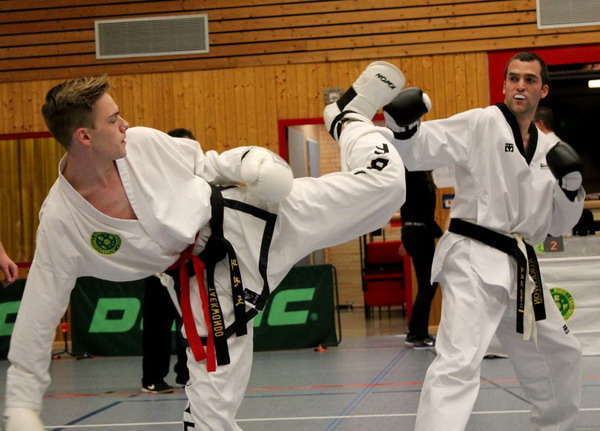 Taekwondo Deutschen Meisterschaft im Semikontakt-Karate und Kata