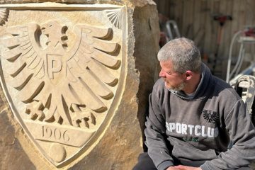 Versteigerung Sandstein Stele Adler SC Preussen Muenster